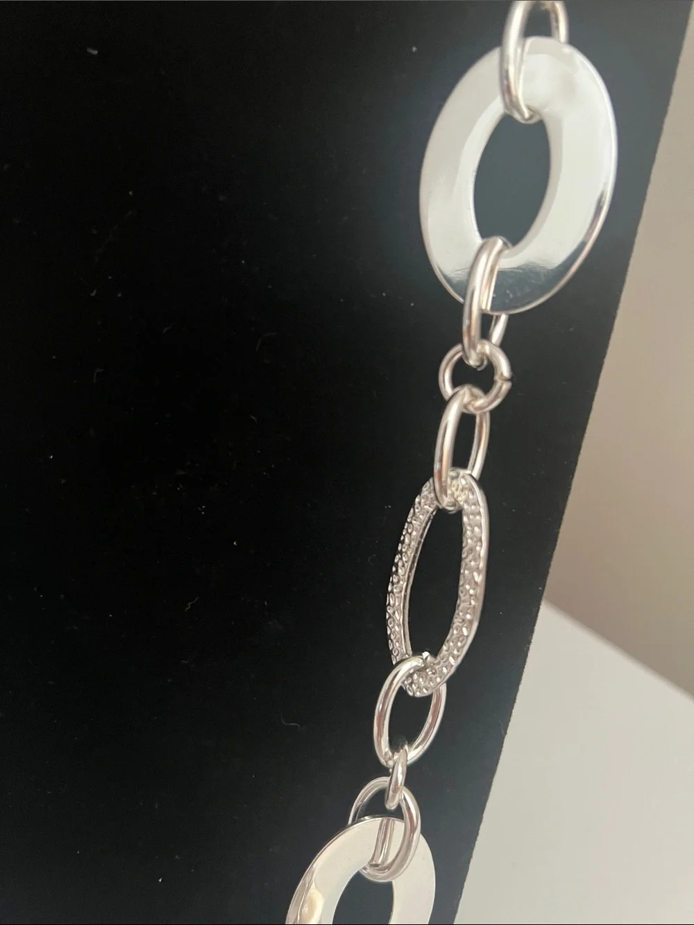 Daisy Fuentes Shiny Silver Tone Open Oval Link Necklace - Vintage